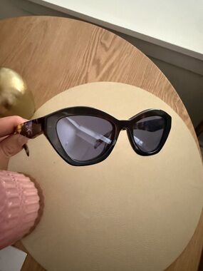 Prada SPR A02S Sunglasses | Brown Havana | Authentic | Like New 💕